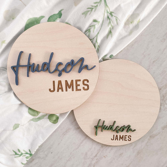 Name announcement and footprint photo prop for newborn photos, baby shower gifts, gender reveal